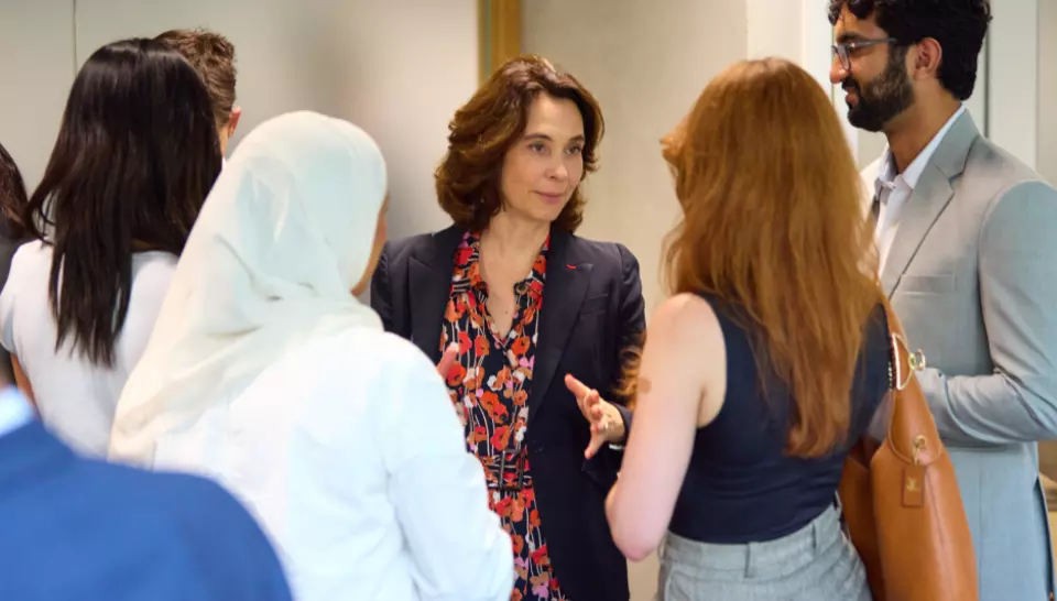 Estelle Brachlianoff, Chief Executive Officer of Veolia, in discussion with the young representatives of the Council